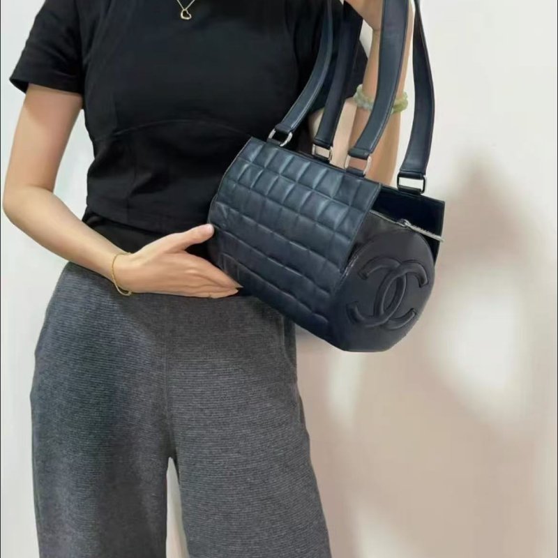 Chanel 中古羊皮冰格圓筒包22*10cm 98新 配件塵袋-0