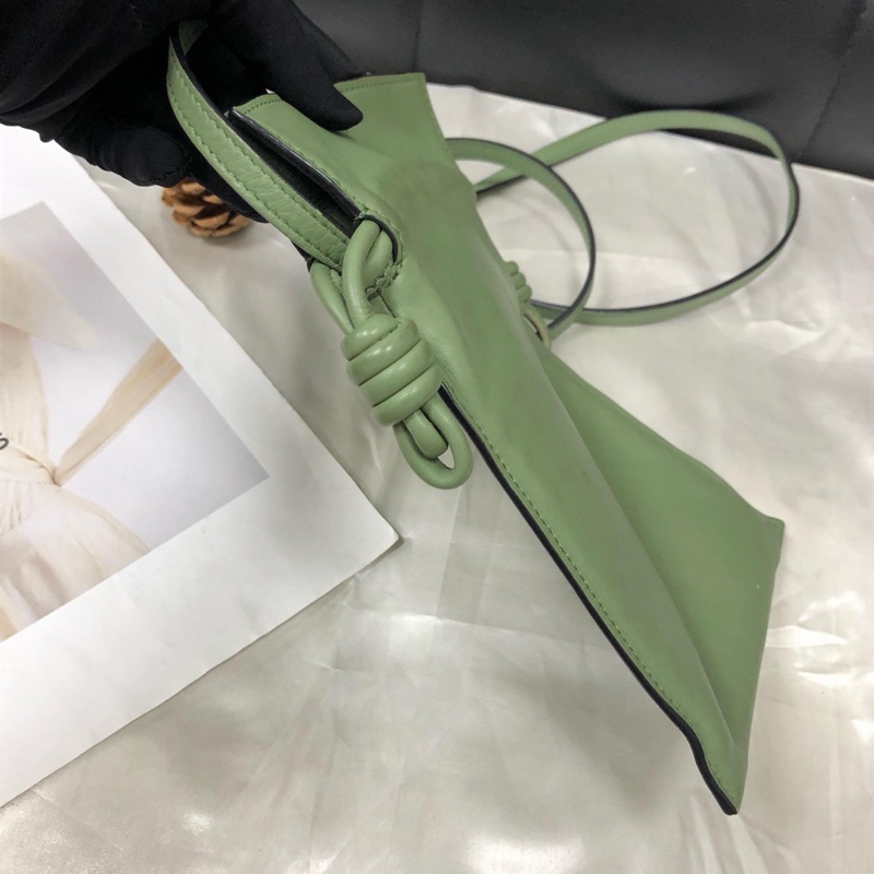 Loewe 綠色福袋手機包-5