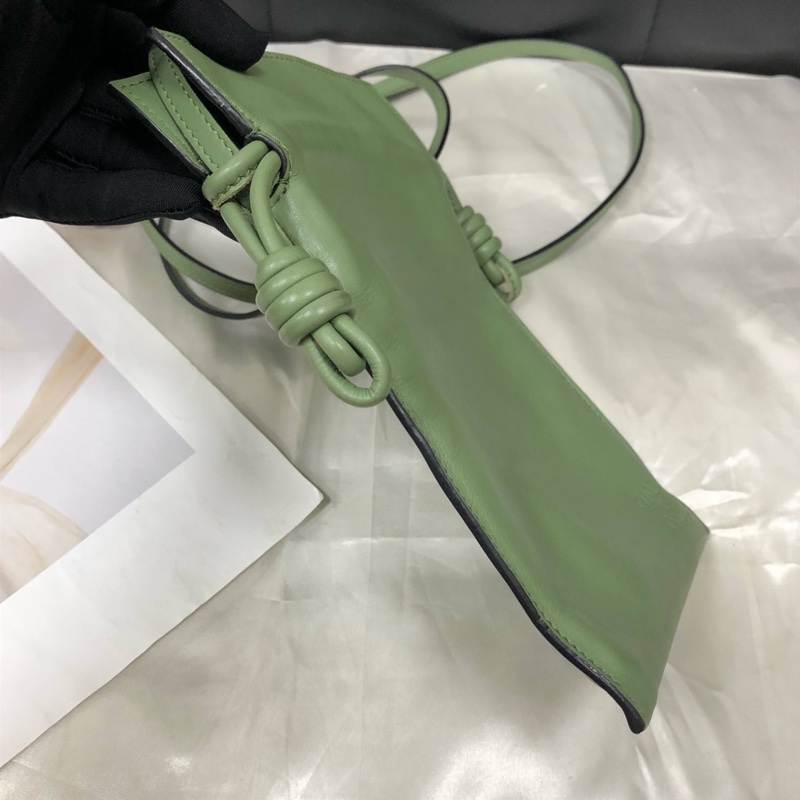 Loewe 綠色福袋手機包-6