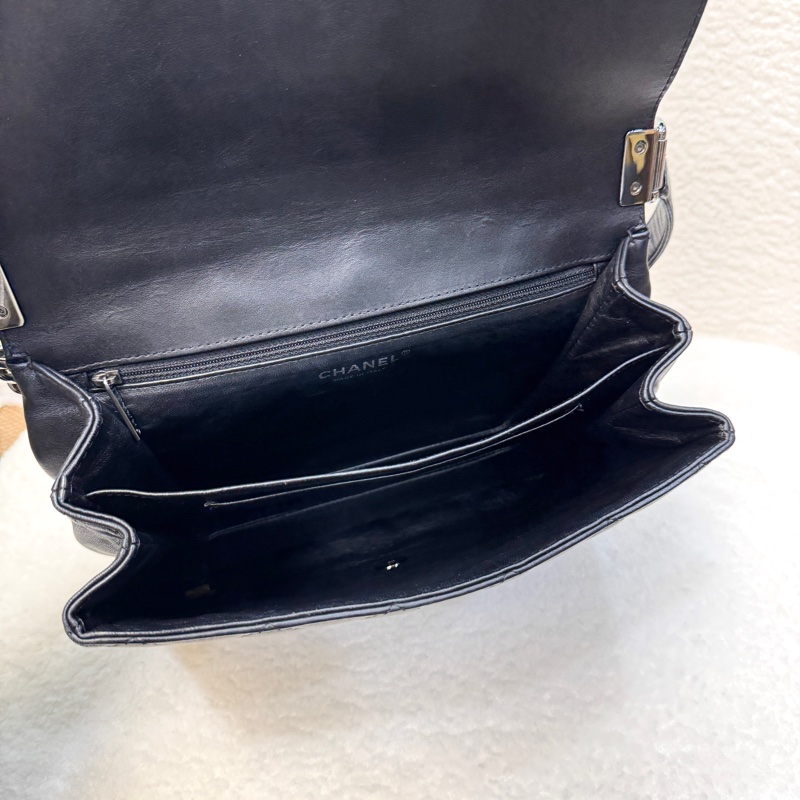 香奈兒絕版孤品🖤帥氣CHANEL黑銀羊皮BOY三層銀鍊斜背包A65442-8