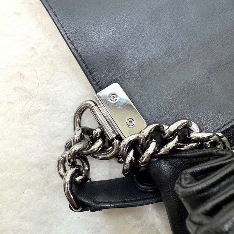香奈兒絕版孤品🖤帥氣CHANEL黑銀羊皮BOY三層銀鍊斜背包A65442-15
