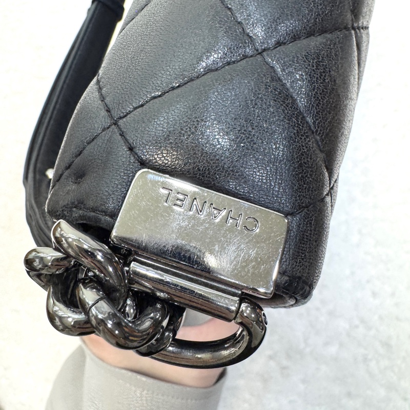香奈兒絕版孤品🖤帥氣CHANEL黑銀羊皮BOY三層銀鍊斜背包A65442-17