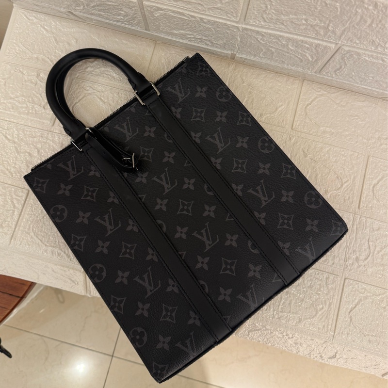 LV黑花紋直式琴譜包-1