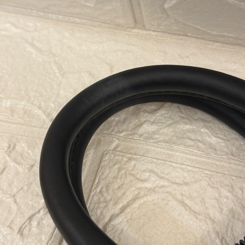 LV黑花紋直式琴譜包-6