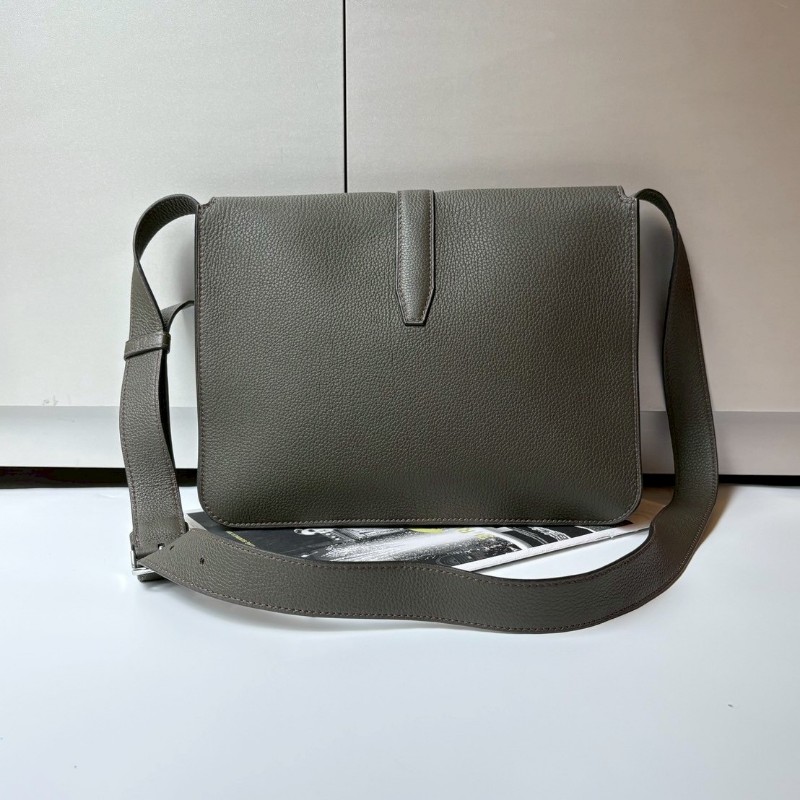 Hermes Steve light 灰綠皮革斜背包-1