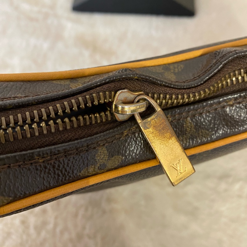 Louis Vuitton 中古款 小號 老花腋下月亮包-4