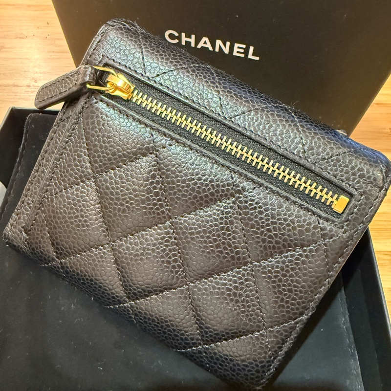 賠售！！！CHANEL香奈兒 經典三折中夾（九成新）荔枝皮金釦-1