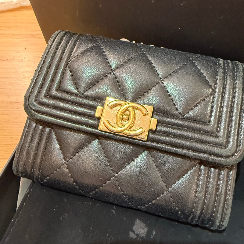 CHANEL香奈兒經典BOY雙層卡夾。小羊皮（八成新）-6