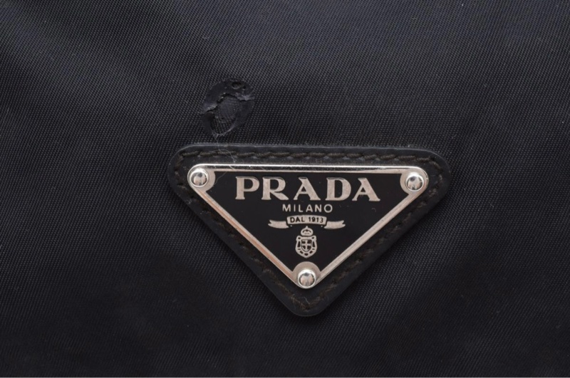 Prada 側背包-6