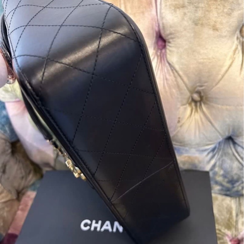 Chanel cf奶茶色拼黑色口蓋包-7