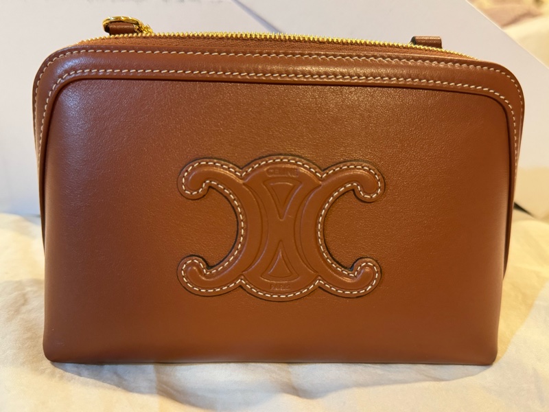 Celine 經典小牛皮鏈帶斜背包-0