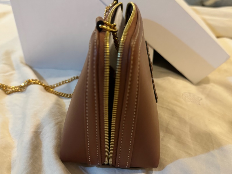 Celine 經典小牛皮鏈帶斜背包-8