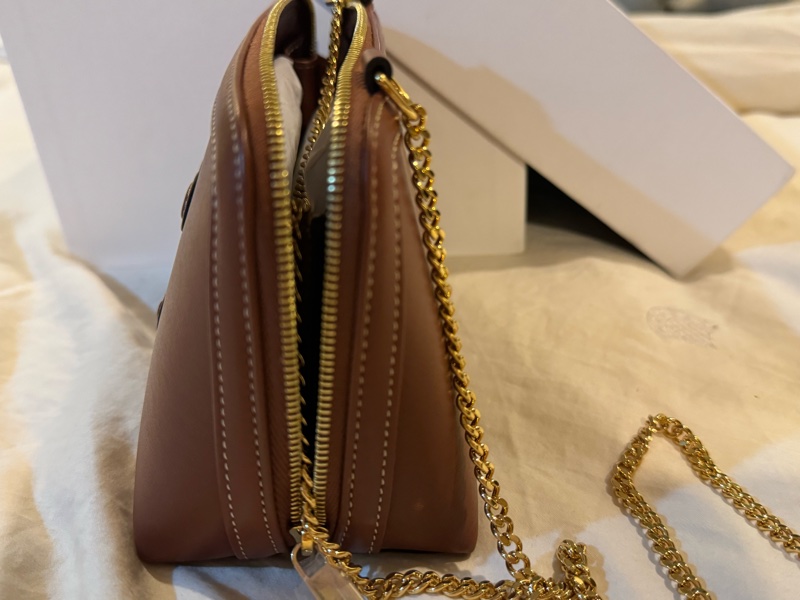 Celine 經典小牛皮鏈帶斜背包-9