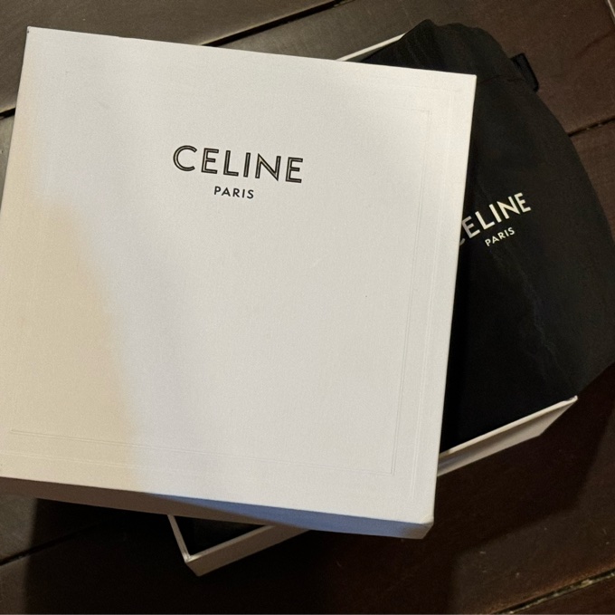 Celine 經典小牛皮鏈帶斜背包-14
