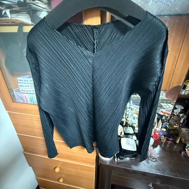 🌺PLEATS PLEASE ISSEY MIYAKE PP18-JK531黑色踢踏斜褶V領長袖上衣🌺-0