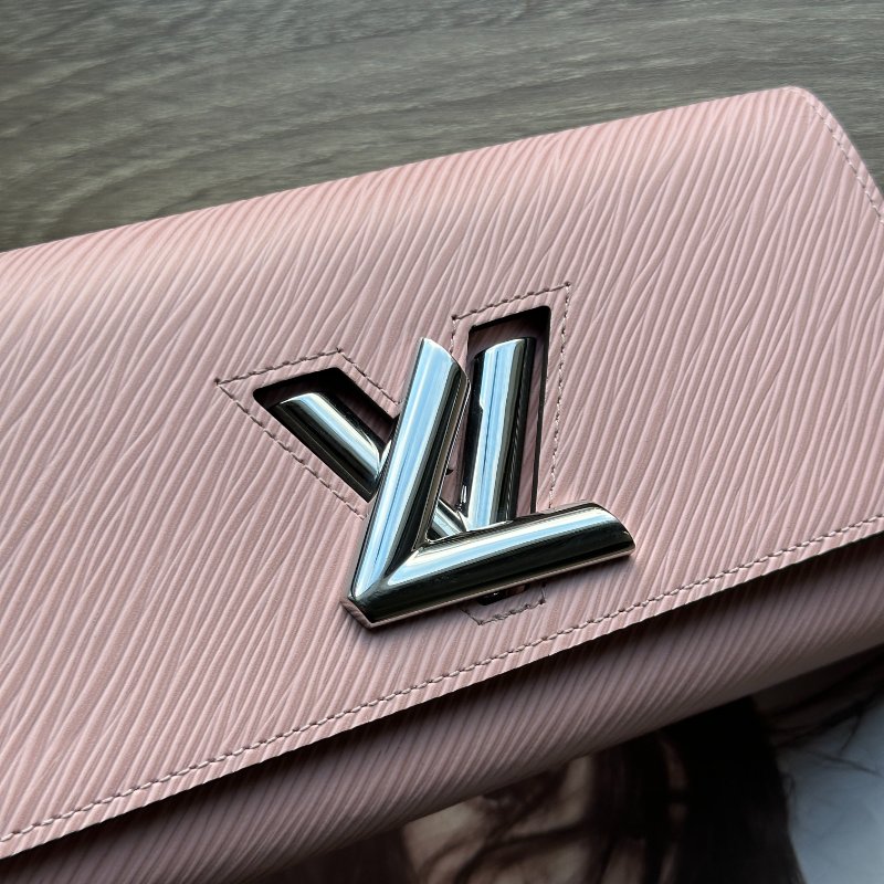 Louis Vuitton M68309 絕版顏色 春夏限定 Twist 櫻花粉 Epi牛皮 銀扣 翻蓋 長夾 女夾(已售出)-4