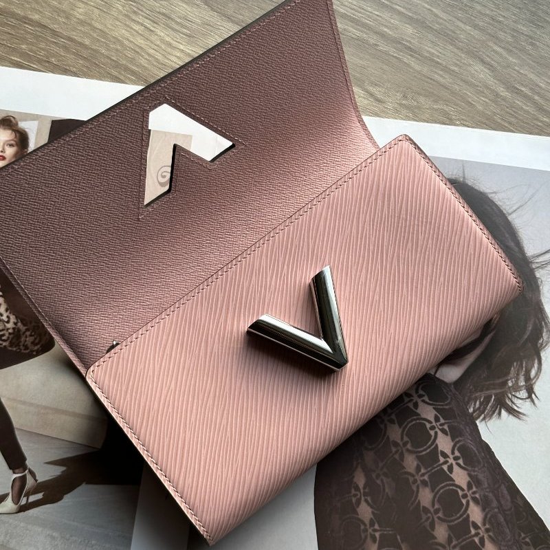 Louis Vuitton M68309 絕版顏色 春夏限定 Twist 櫻花粉 Epi牛皮 銀扣 翻蓋 長夾 女夾(已售出)-5