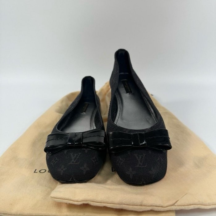 LV黑色老花平底芭蕾舞鞋37-5