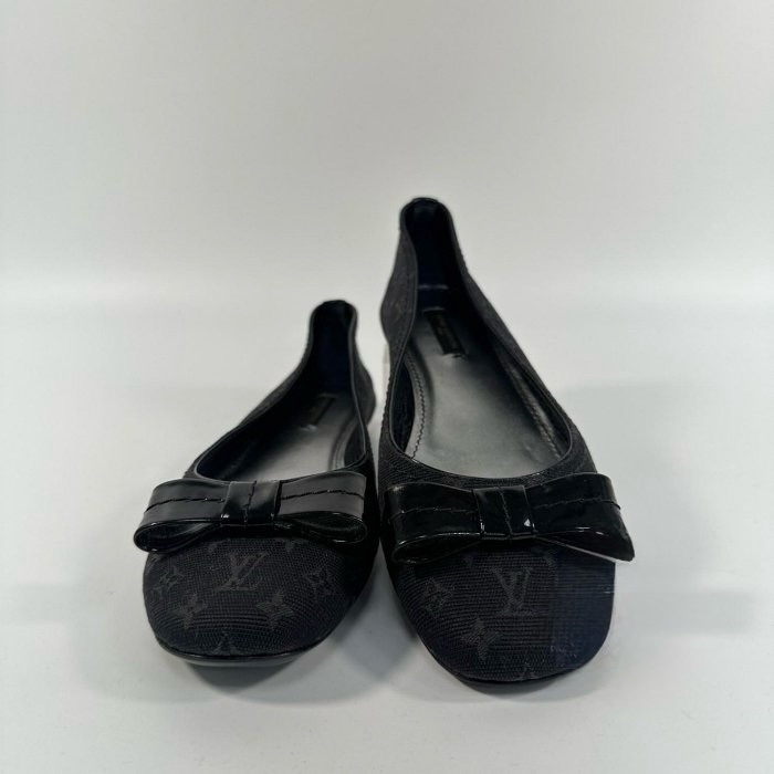 LV黑色老花平底芭蕾舞鞋37-11