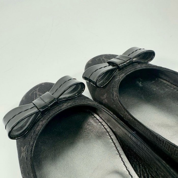 LV黑色老花平底芭蕾舞鞋37-12