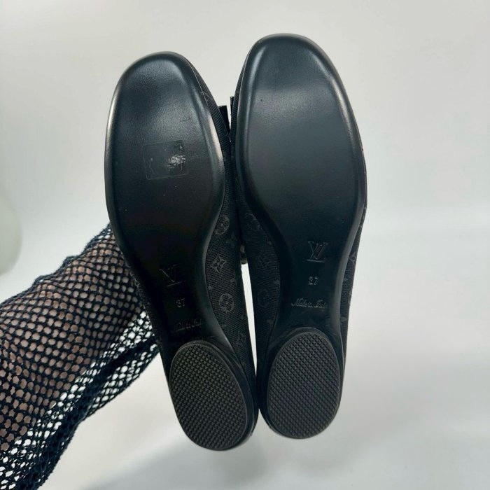 LV黑色老花平底芭蕾舞鞋37-14