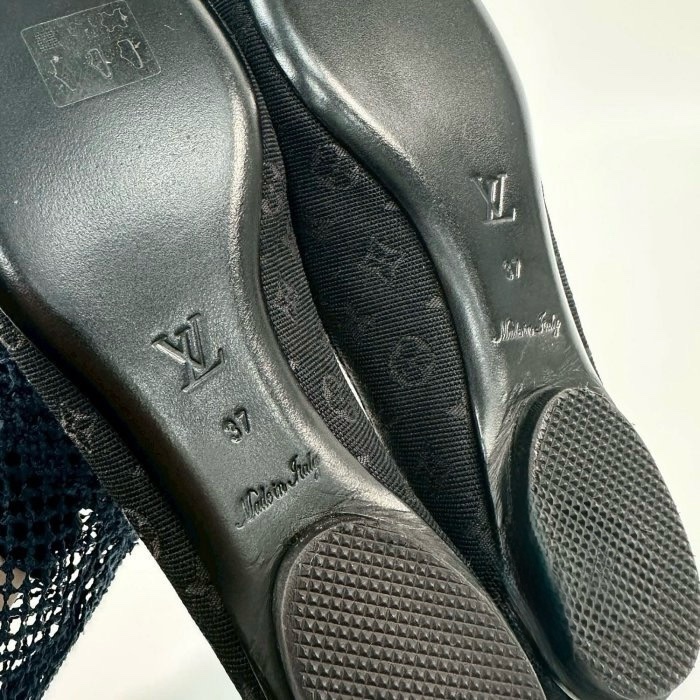 LV黑色老花平底芭蕾舞鞋37-15