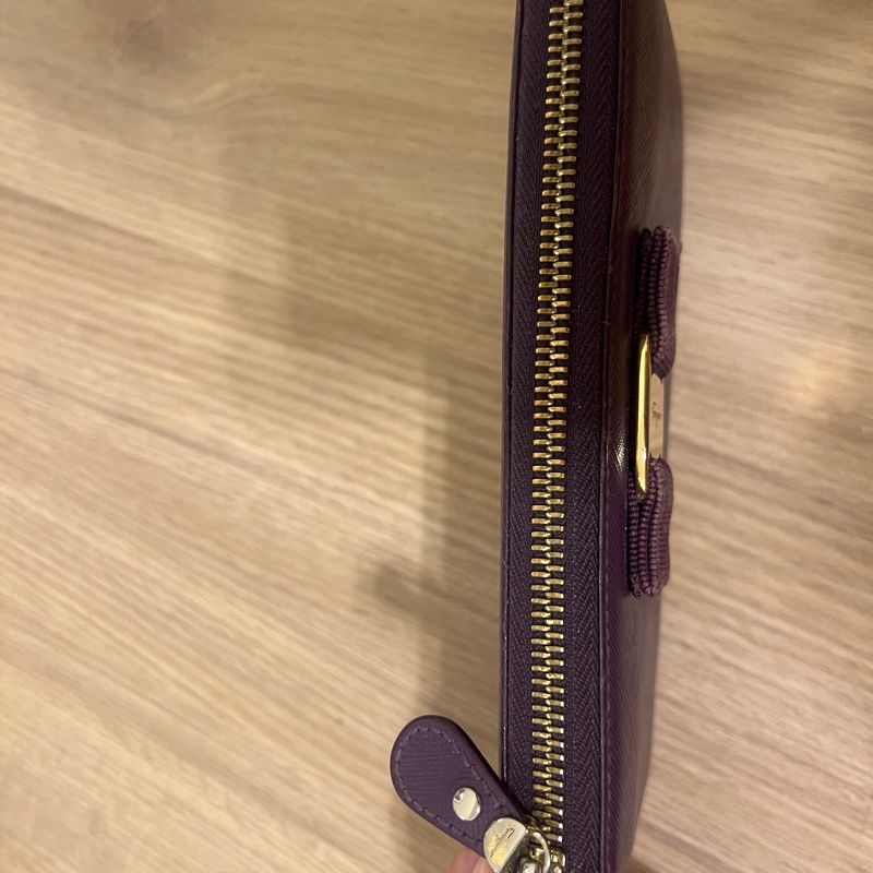 二手真品 Salvatore Ferragamo 皮夾 長皮夾 低價出售-1