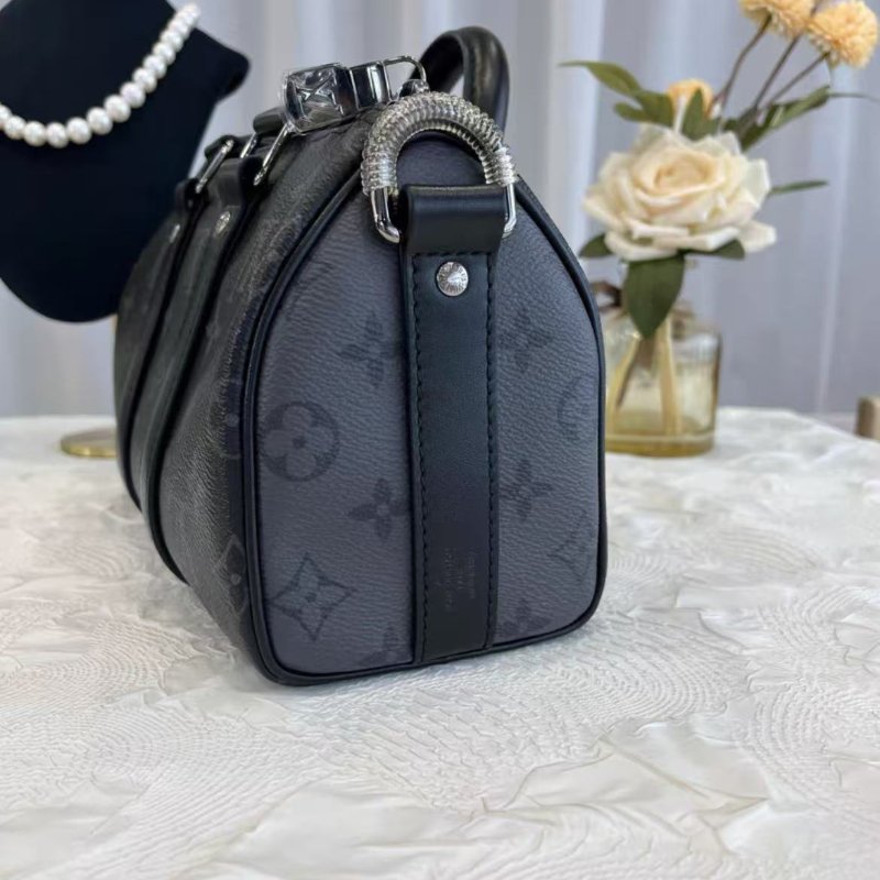 LV Keepall 25 黑武士手提斜背包 芯片款 25*15*11 全新閒置配件塵袋-3