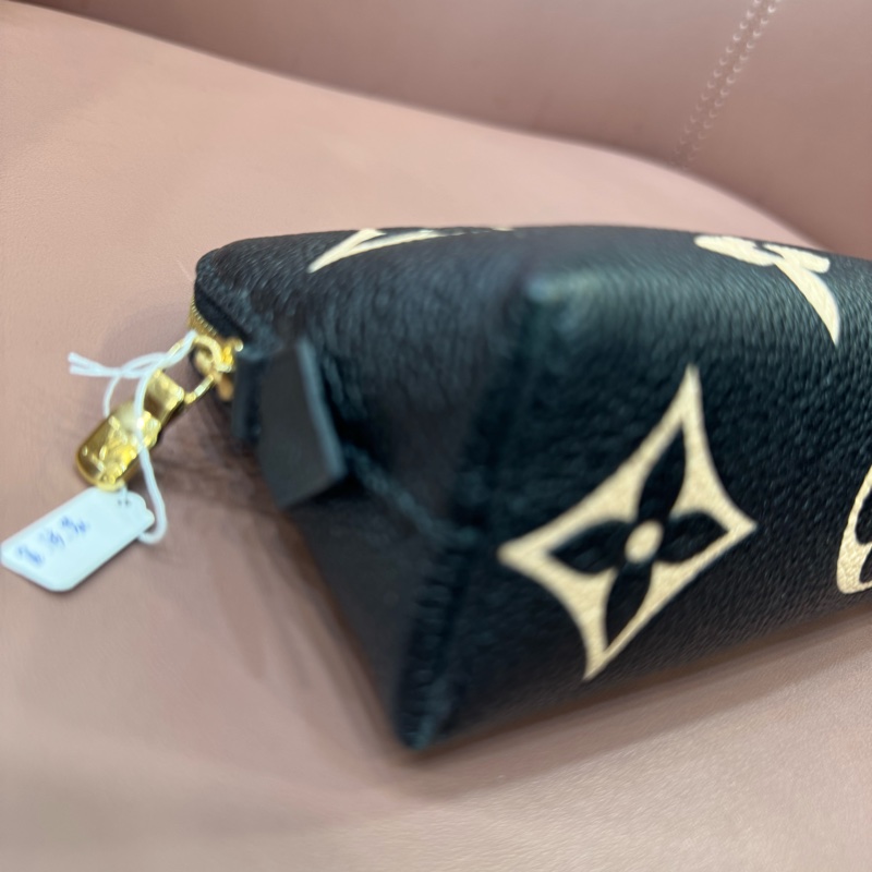 Louis Vuitton-9
