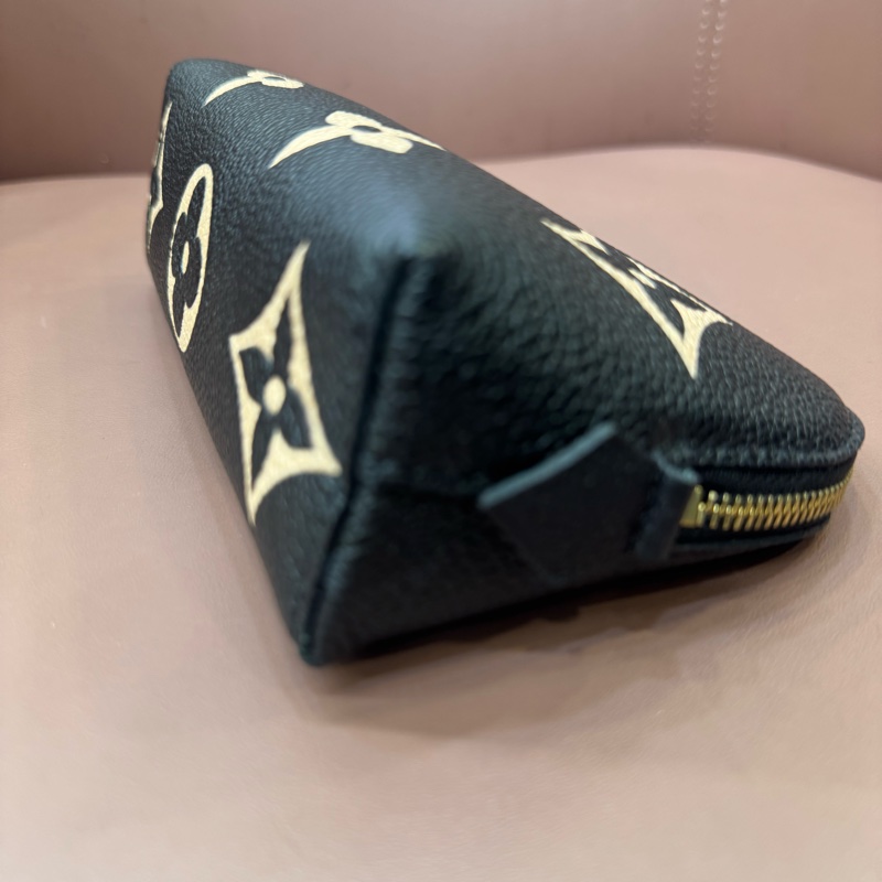 Louis Vuitton-10