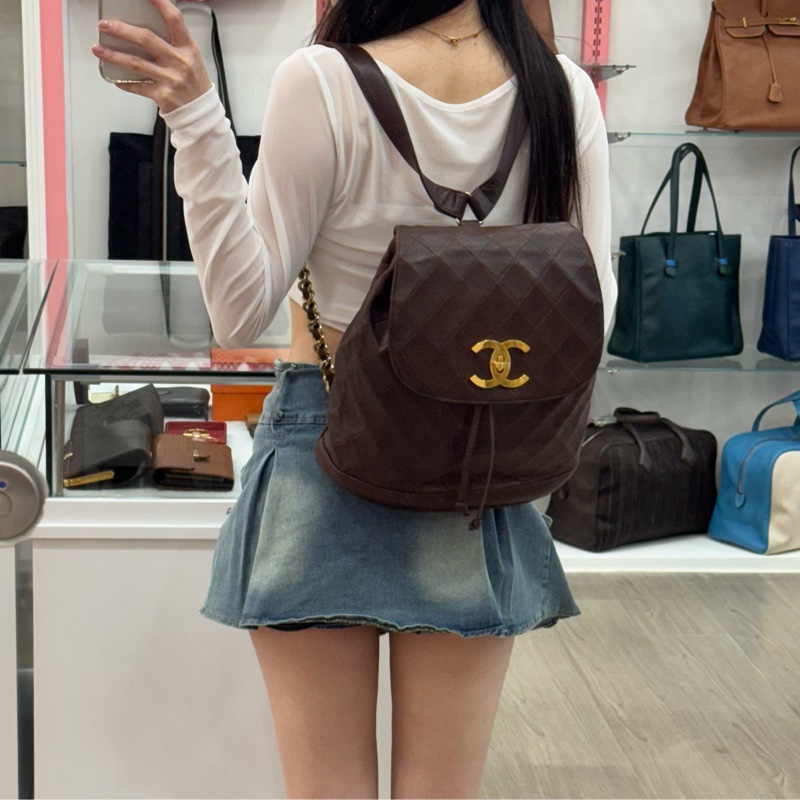 Chanel 後背包 咖啡金扣-4