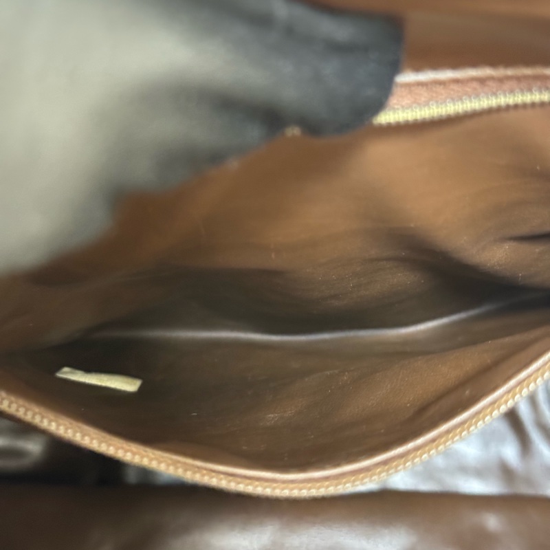 Chanel 後背包 咖啡金扣-13