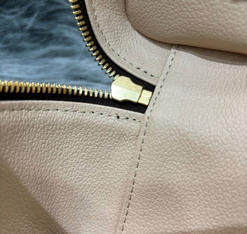 LV m44936 nice nano 老花金釦化妝包-19