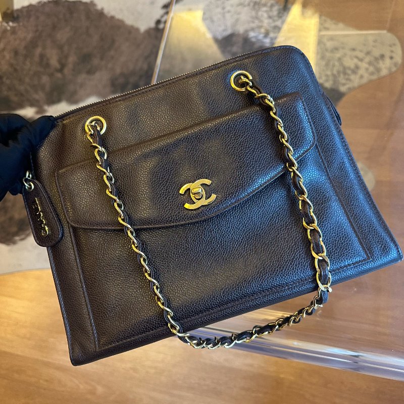 Chanel香奈兒金棕魚子醬奶粉包-1
