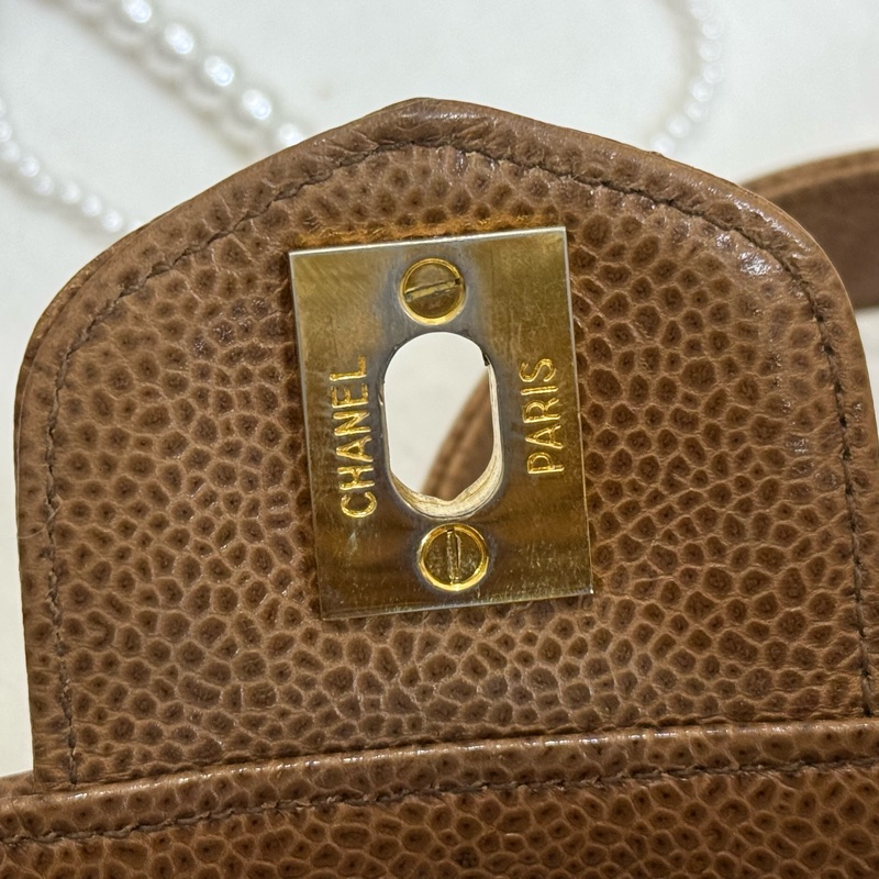 Chanel 奶金水桶化妝包-18