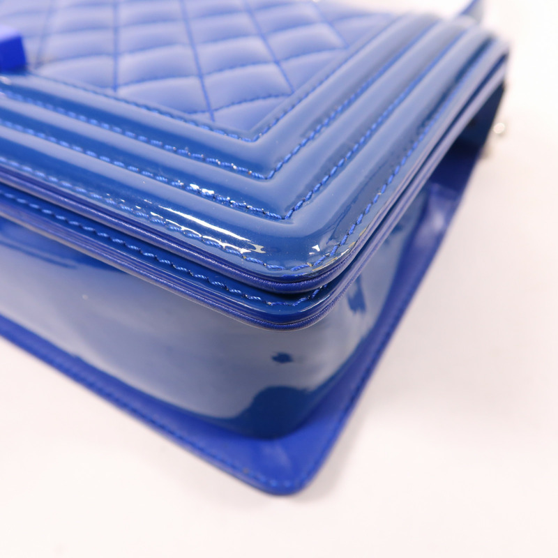 CHANEL 漆皮皮革Boy 25銀扣鏈帶肩背袋-11