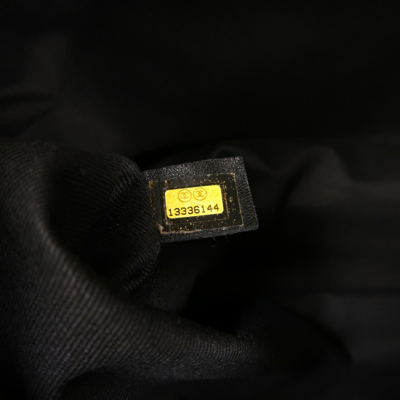 CHANEL 牛皮皮革Shoulder Bag銀扣肩背袋-6