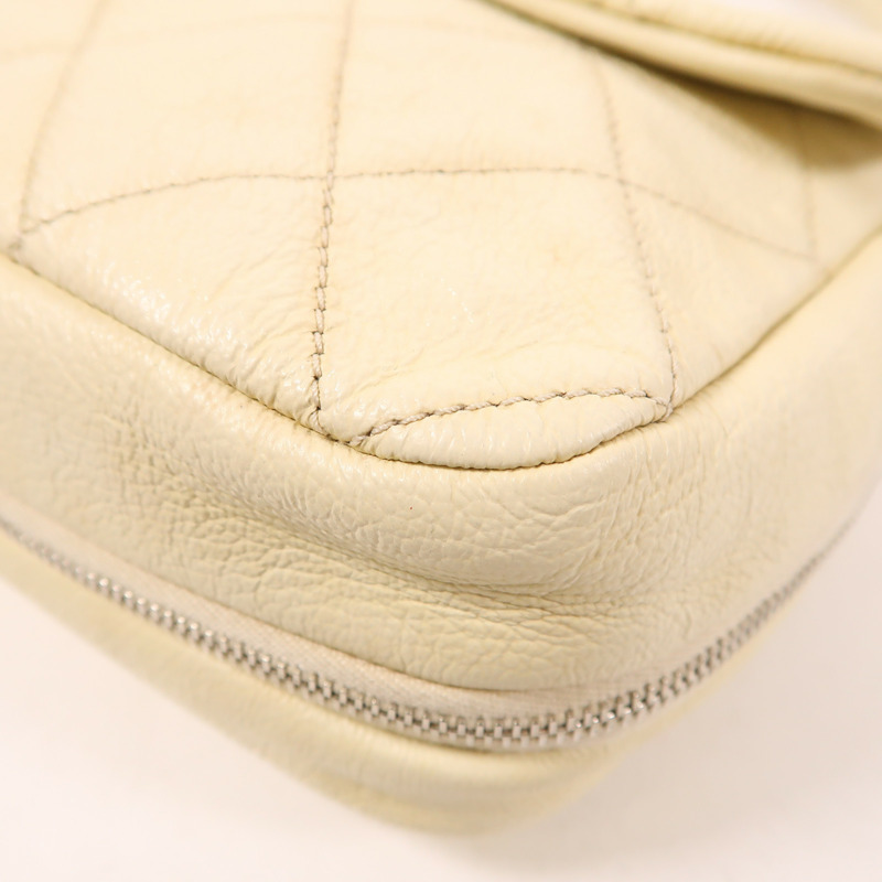 CHANEL 牛皮皮革Shoulder Bag銀扣肩背袋-11