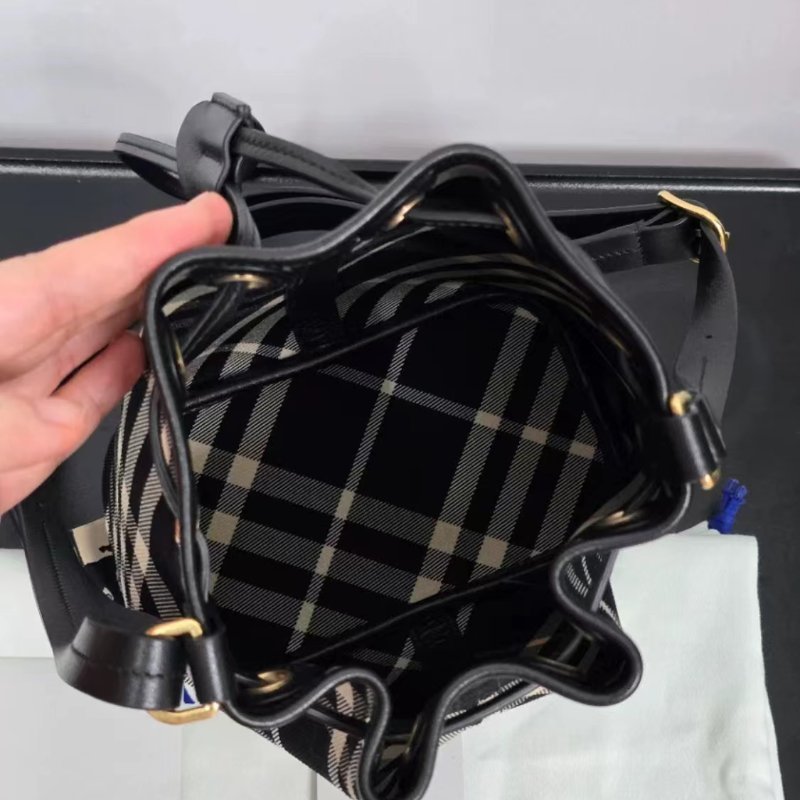 Burberry帆布 MINI 抽繩水桶包手提包斜背包 全新-3