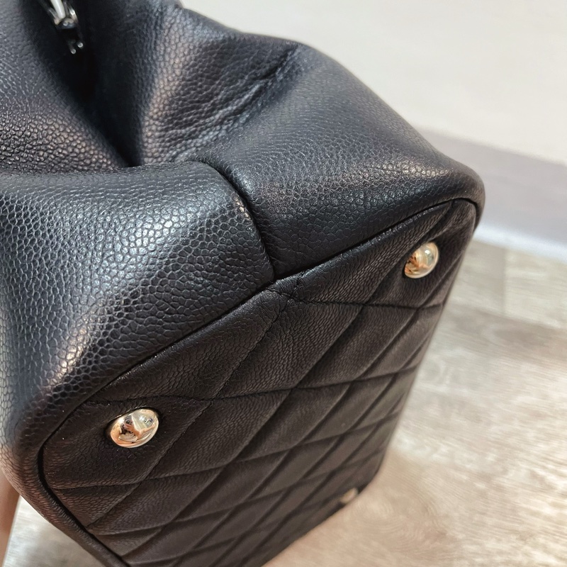 Chanel 黑銀牛皮雙C大logo 大號托特包-12