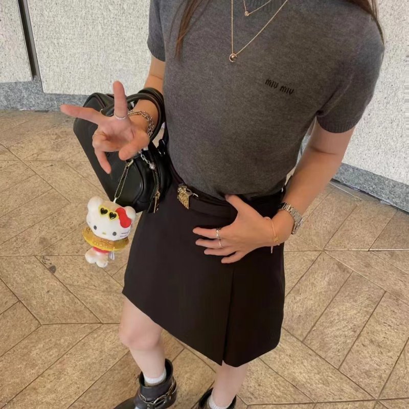 MIUMIU羊絨短袖 尺寸42碼 23熱門款-1