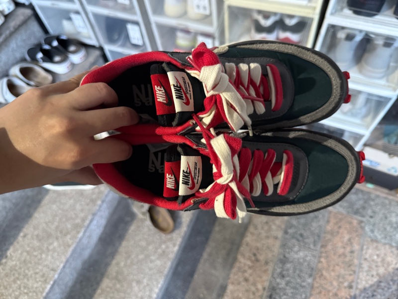 Nike sacai 9成新 僅踩地-0