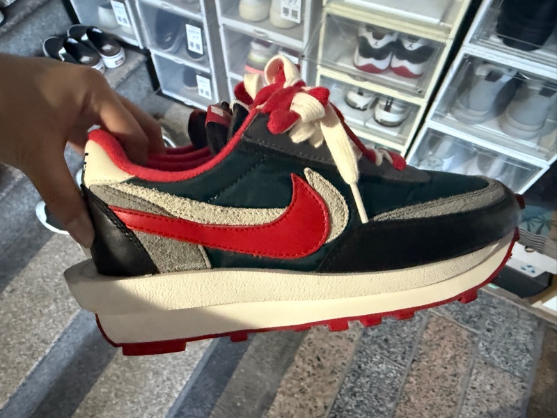 Nike sacai 9成新 僅踩地-1