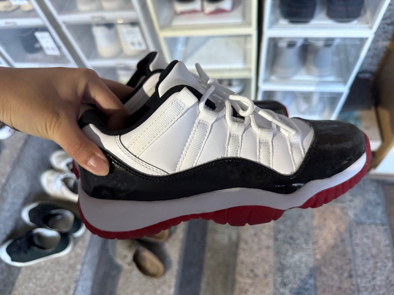 Nike Jordan 11 經典配色 近全新-2