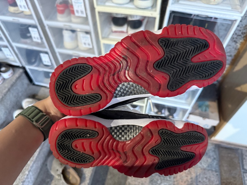 Nike Jordan 11 經典配色 近全新-10