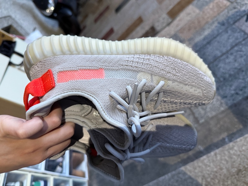 adidas yeezy boost 350 V2 稀有配色-3