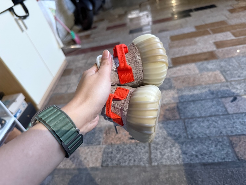 adidas yeezy boost 350 V2 稀有配色-11