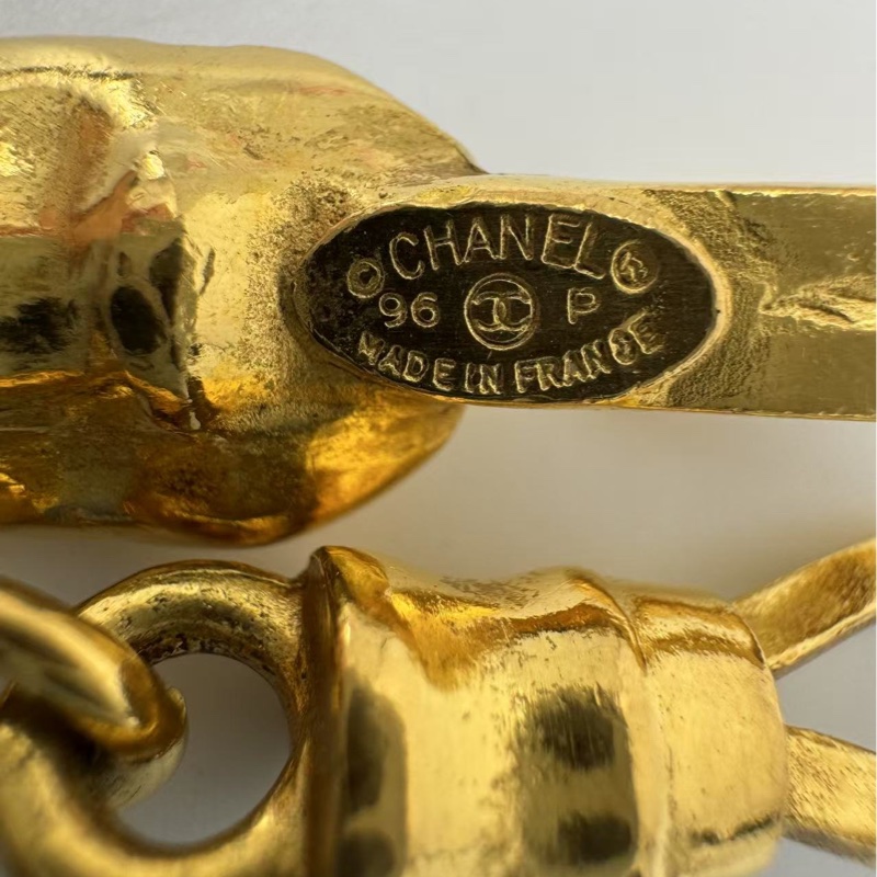 Chanel Vintage 96P鍍金圓錐形長頸鏈-17