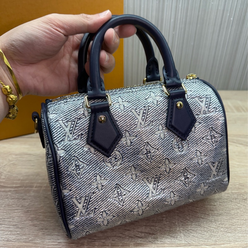 LV M23069 speedy 20 限量稀有炫彩丹寧配色波士頓手提斜背包-4