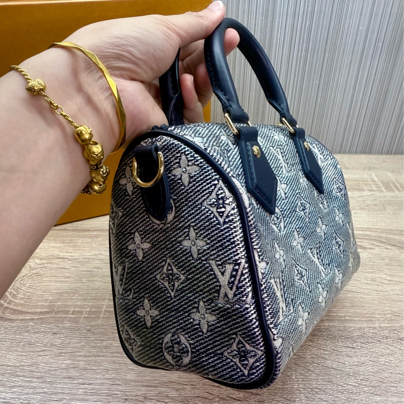 LV M23069 speedy 20 限量稀有炫彩丹寧配色波士頓手提斜背包-6